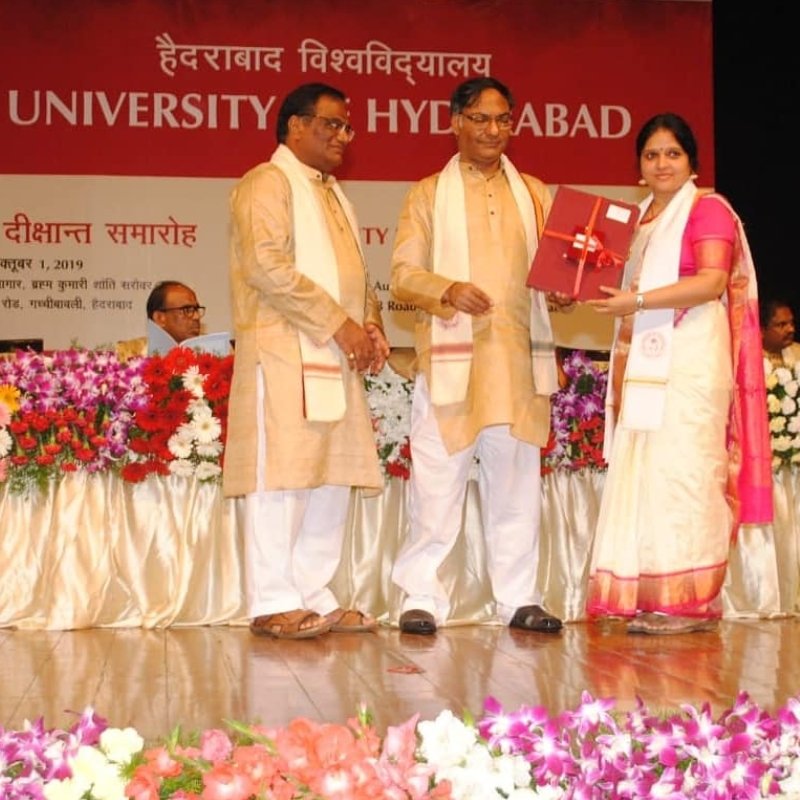 Kuchipudi Usha receiving award 2